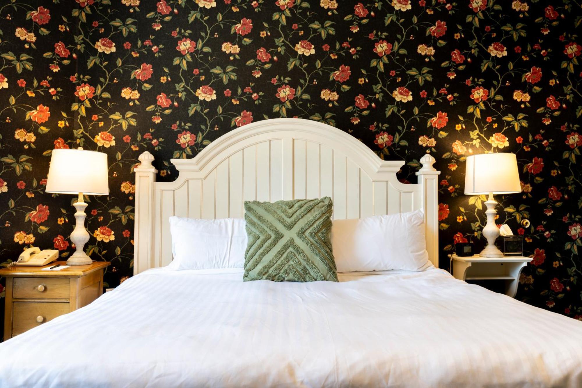 Standard  Room,1611075708:JPEG